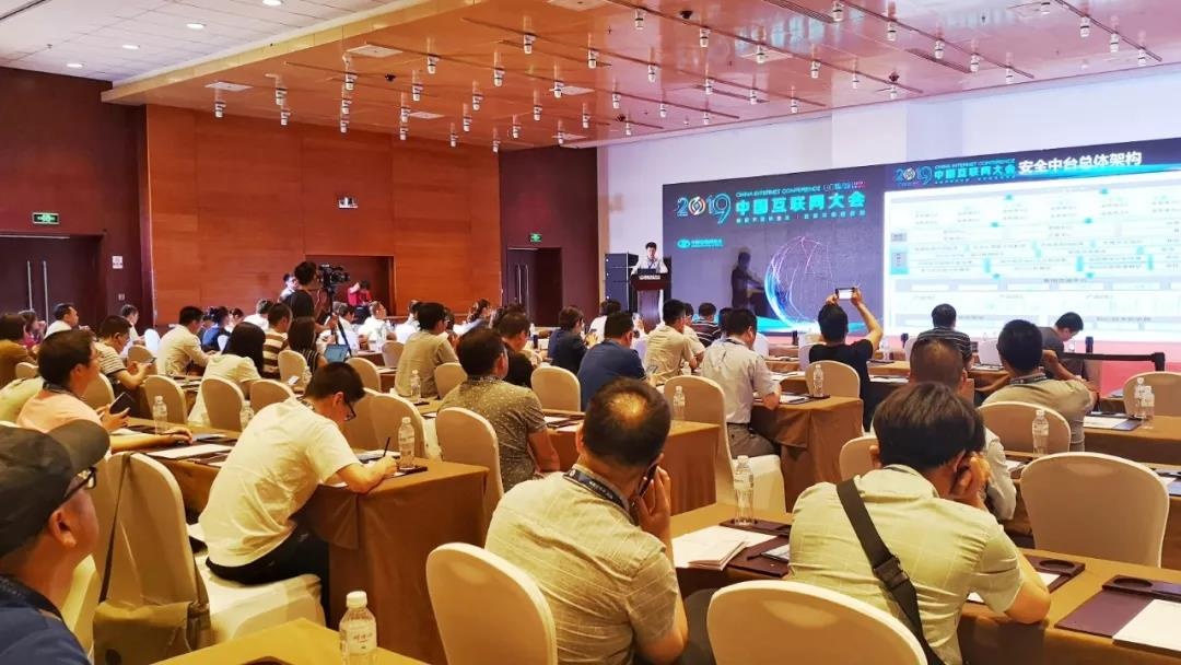 �������ǲ���Ӫ����ҵ����ǰ�ܼ��������ԡ���Ӫ���徲��̨˼����Ϊ���ⷢ�ݳ���